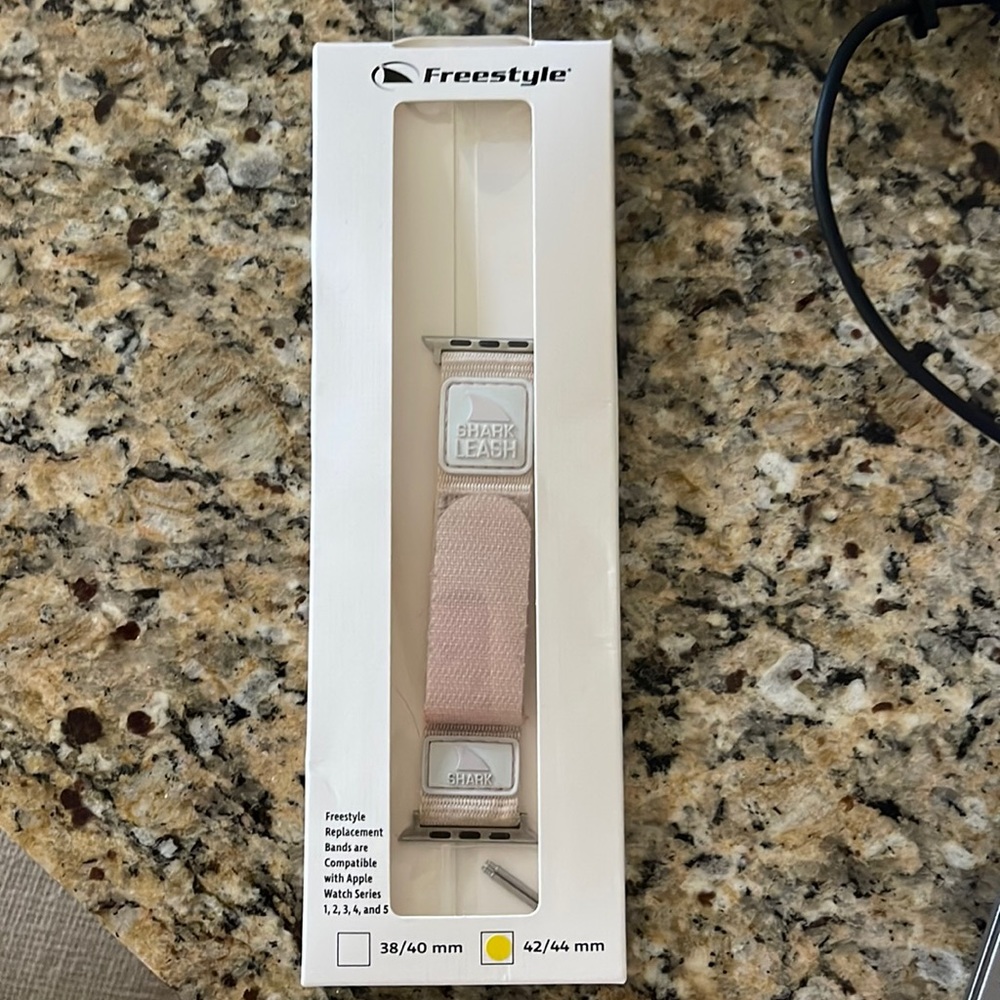 Powder puff freestyle Apple Watch band
